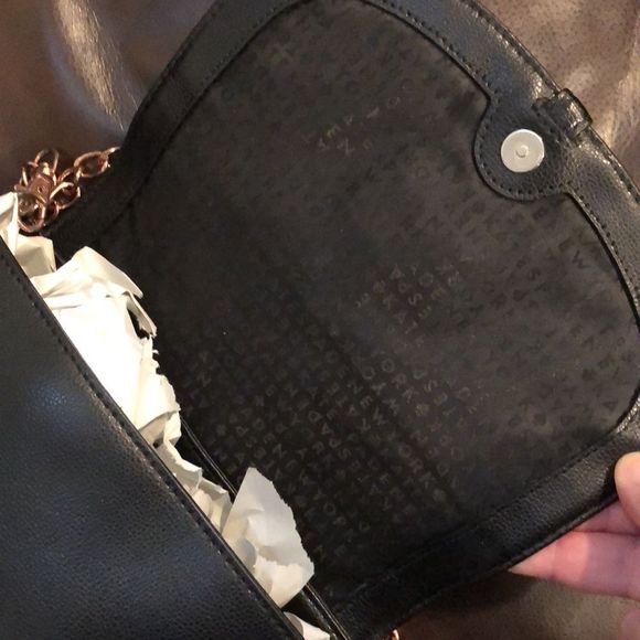 KATE SPADE Tumbled Black Leather Crossbody Shoulderbag with Rose Gold Chain - Picture 5 of 15